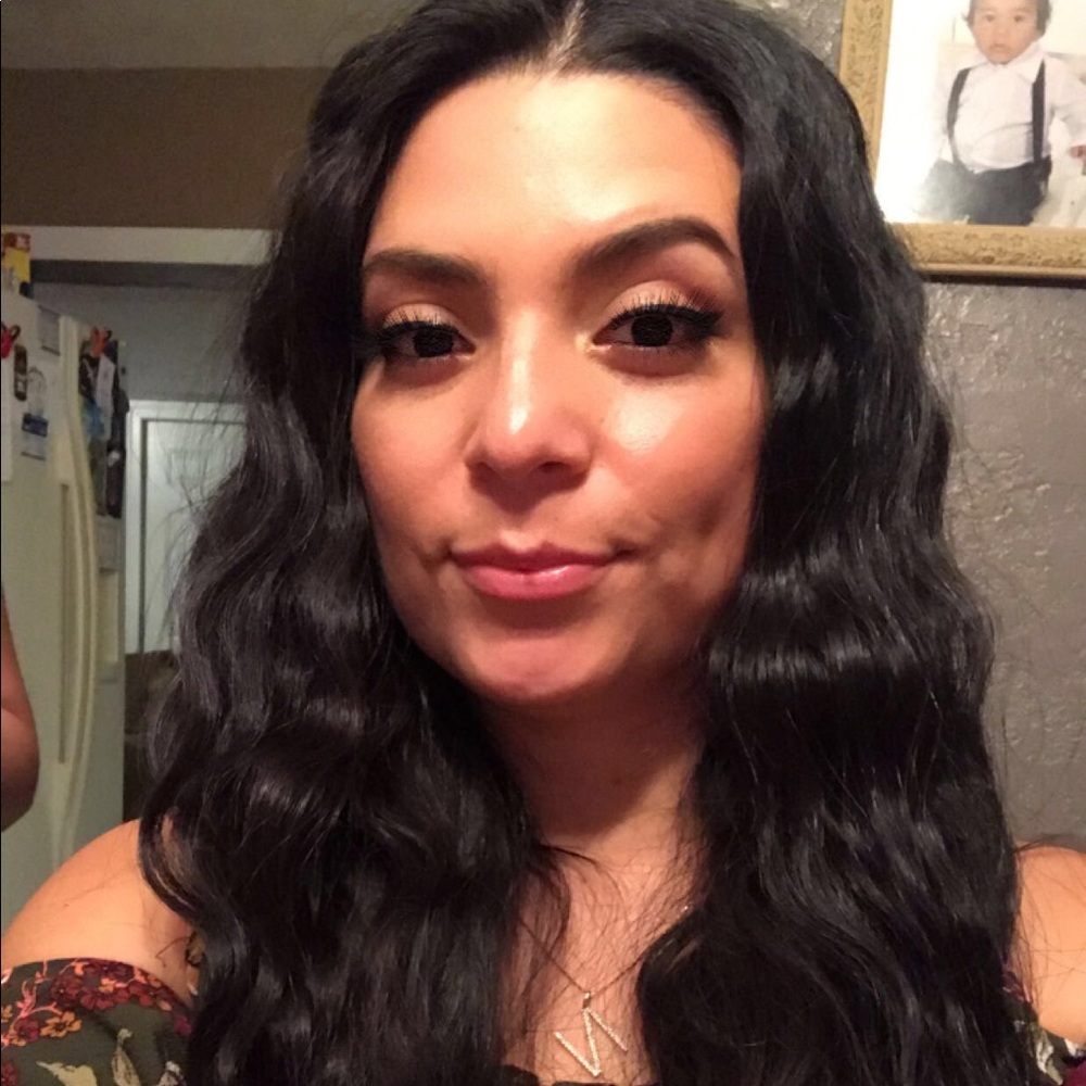 Meet your Posher, Noemi